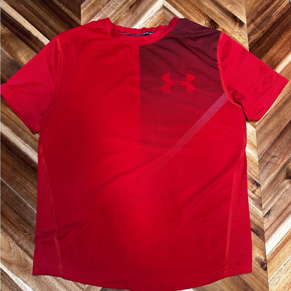 Under Armour Heat Gear Boys Red T-Shirt Size Youth Small